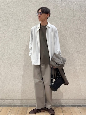 「アイテム（カバーオール）」を使った、徳山さん（メンズ・177cm）の秋コーディネート