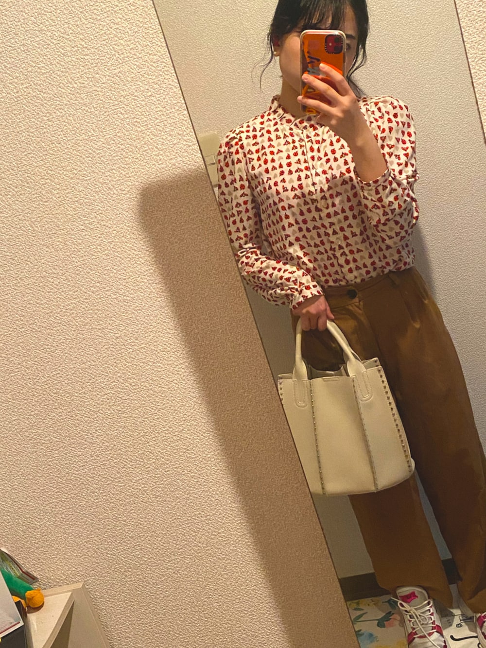 「てんとう虫、古着、古着MIX、LOWRYS FARM、SISLEY(SISLEY)、ROSE BUD」｜「usedのアイテム（シャツ/ブラウス、レッド系）」を使った、Omochiさん（レディース・156cm）の夏コーディネートの1枚目の写真