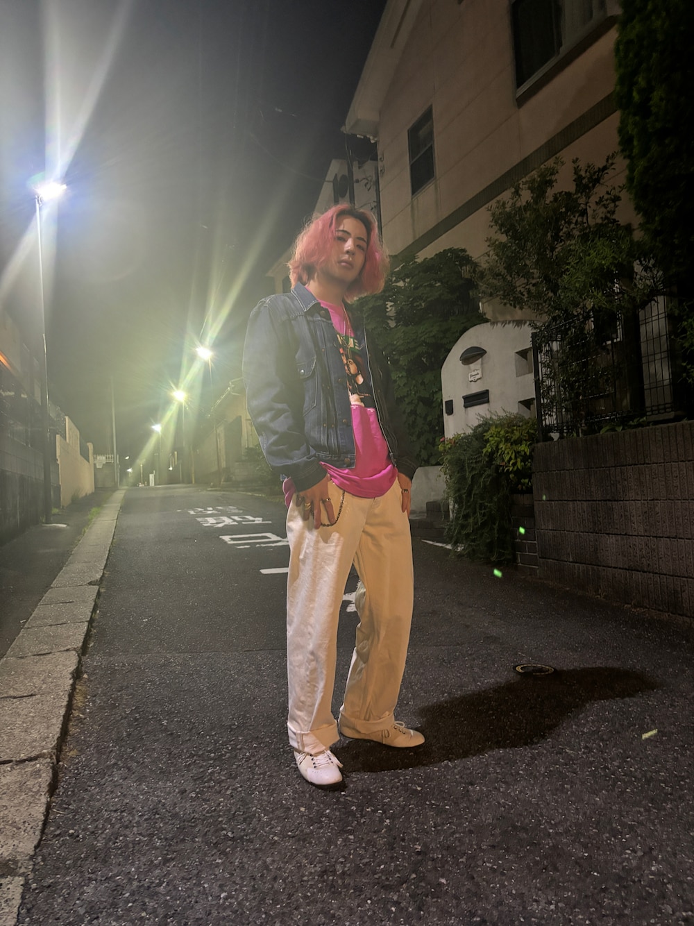 「Wranglerのアイテム（デニムジャケット、ブルー系）」を使った、king2002さん（メンズ・163cm）の春コーディネートの1枚目の写真