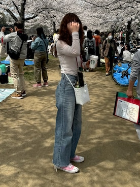 「花見」｜「アイテム（スニーカー）」を使った、ilyさん（レディース・160cm）の春コーディネート