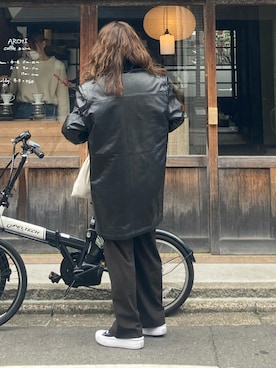 「UNIQLO（ユニクロ）のアイテム（スラックス、ブラウン系）」を使った、ilyさん（レディース・160cm）の春コーディネート