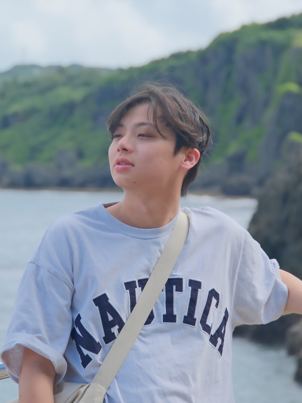 「Okinawa」｜「NAUTICAのアイテム（Tシャツ/カットソー、ホワイト系）」を使った、jamesliu😃さん（メンズ・171cm）の秋コーディネートの1枚目の写真