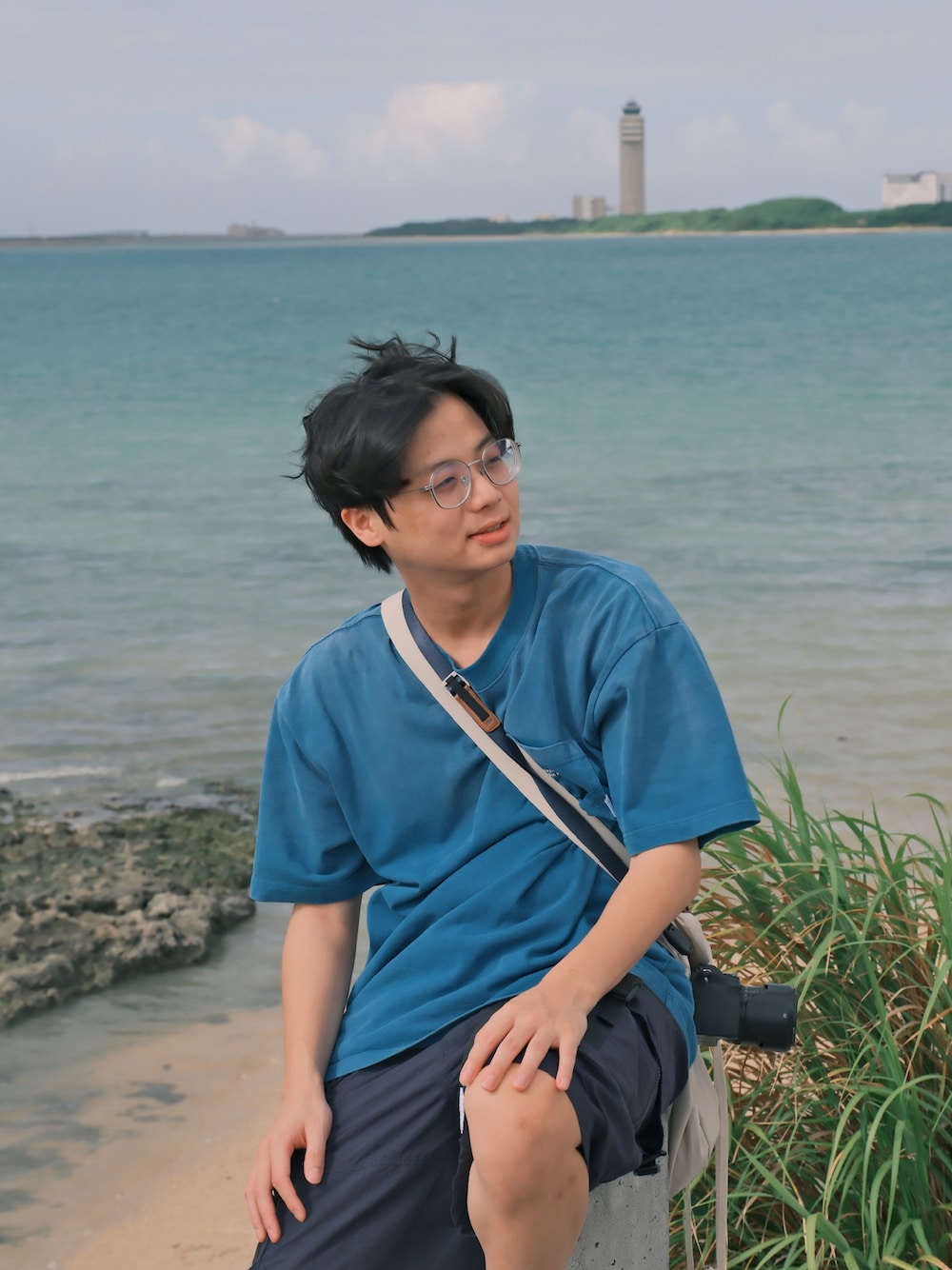 「Okinawa」｜「no brandのアイテム（トップス、ブルー系）」を使った、jamesliu😃さん（メンズ・171cm）の冬コーディネートの1枚目の写真