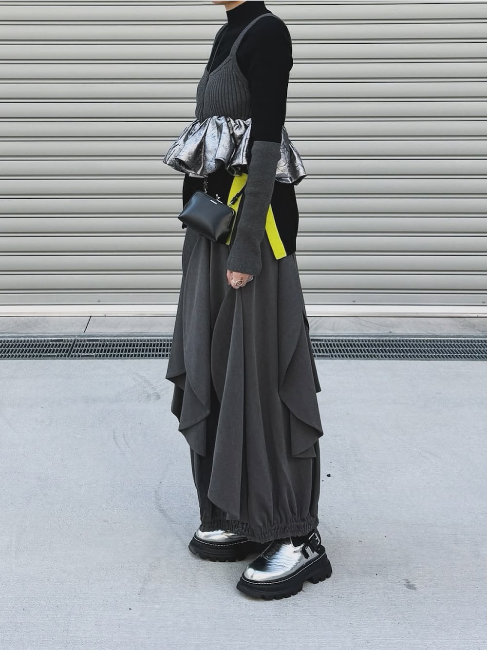 OMMO（オーエムエムオー）の「CIRCLE LAYERED DOCKING SK（スカート