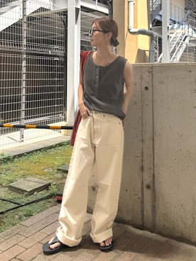 「アイテム（デニムパンツ）」を使った、辻岡雅さん（レディース・148cm）の夏コーディネート