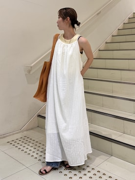「アイテム（タンクトップ、イエロー系）」を使った、辻岡雅さん（レディース・148cm）の夏コーディネート