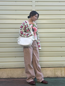 「Desigual（デシグアル）のアイテム（パンツ、レッド系）」を使った、Desigual 沖縄 STAFFさん（レディース・160cm）の春コーディネート