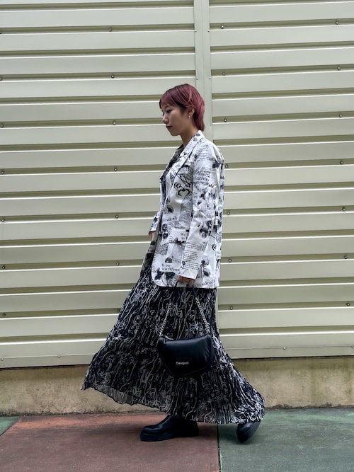Desigual（デシグアル）の「【ユニセックス】テキストと花柄の