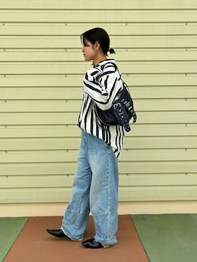 「Desigual（デシグアル）のニーパッチ ワイドデニムバルーン ライトブルー（デニムパンツ、ブルー系）」を使った、Desigual 沖縄 STAFFさん（レディース・160cm）の夏コーディネート
