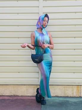 「アイテム（ストール/ショール）」を使った、Desigual 沖縄 STAFFさん（レディース・160cm）の秋コーディネート