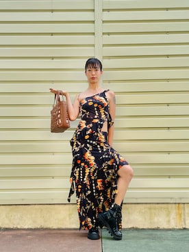 「Desigual（デシグアル）のバタフライプリントアシンメトリーフリルタンクトップ ブラック（Tシャツ/カットソー、ブラック系）」を使った、Desigual 沖縄 STAFFさん（レディース・160cm）の夏コーディネート