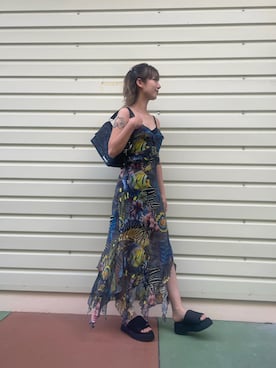 「Desigual（デシグアル）のアイテム」を使った、Desigual 沖縄 STAFFさん（レディース・160cm）の夏コーディネート