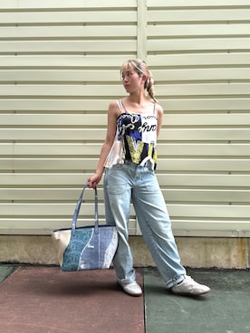 「Desigual（デシグアル）のアイテム（Tシャツ/カットソー、ホワイト系）」を使った、Desigual 沖縄 STAFFさん（レディース・160cm）の夏コーディネート