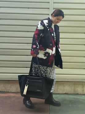 「アイテム（チェスターコート、レッド系）」を使った、Desigual 沖縄 STAFFさん（レディース・160cm）の冬コーディネート