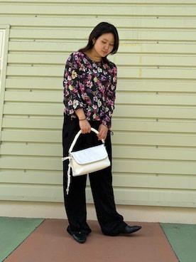「Desigual（デシグアル）のアイテム」を使った、Desigual 沖縄 STAFFさん（レディース・160cm）の夏コーディネート