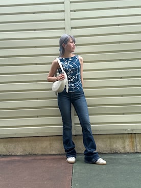 「Desigual（デシグアル）の【Desigual×Tyler McGillivary】ノースリーブTシャツ（Tシャツ/カットソー、ブルー系）」を使った、Desigual 沖縄 STAFFさん（レディース・160cm）の春コーディネート