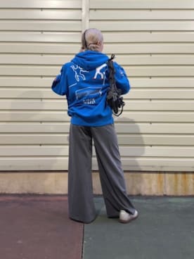 「Desigual（デシグアル）のPENSILVANIA スウェットロングスリーブ（スウェット、ブルー系）」を使った、Desigual 沖縄 STAFFさん（レディース・160cm）の春コーディネート