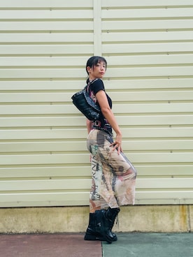 「Desigual（デシグアル）のパッチワーク×編み込みディテール ブラックショルダーバッグ（ショルダーバッグ、ブラック系）」を使った、Desigual 沖縄 STAFFさん（レディース・160cm）の夏コーディネート