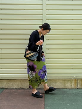 「Desigual（デシグアル）のRETROSLIDEBLACK サンダル（サンダル、ブラック系）」を使った、Desigual 沖縄 STAFFさん（レディース・160cm）の夏コーディネート