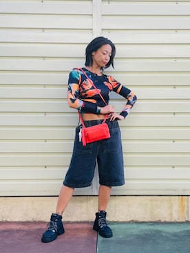 「アイテム（財布）」を使った、Desigual 沖縄 STAFFさん（レディース・160cm）の秋コーディネート