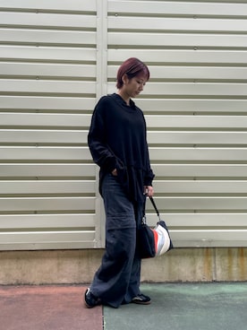 「アイテム（カーゴパンツ）」を使った、Desigual 沖縄 STAFFさん（レディース・160cm）の冬コーディネート