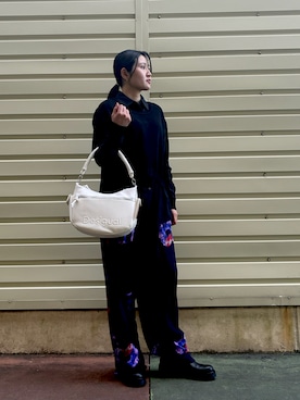 「Desigual（デシグアル）のBLACKSHIRT シャツロングスリーブ（シャツ/ブラウス、ブラック系）」を使った、Desigual 沖縄 STAFFさん（レディース・160cm）の春コーディネート