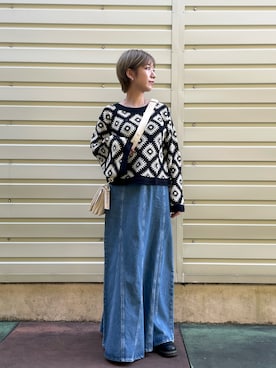 「Desigual（デシグアル）のスターレリーフクロスショルダーバッグ ミニ（ボディバッグ/ウエストポーチ）」を使った、Desigual 沖縄 STAFFさん（レディース・160cm）の秋コーディネート