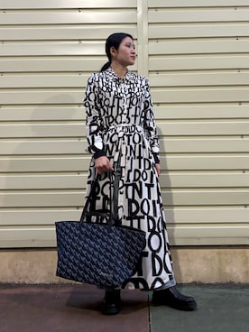 「Desigual（デシグアル）のTRIPOLIJV レタリングプリント シャツワンピース 結婚式 二次会 フォーマル（ワンピース、ホワイト系）」を使った、Desigual 沖縄 STAFFさん（レディース・160cm）の春コーディネート