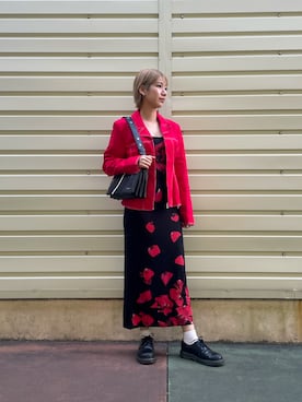 「Desigual（デシグアル）の【Desigual x Tyler McGillivary】ミディ丈フラワードレス ブラック（ワンピース、ブラック系）」を使った、Desigual 沖縄 STAFFさん（レディース・160cm）の春コーディネート