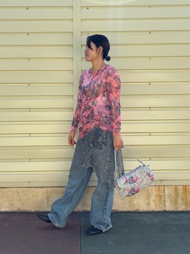 「Desigual（デシグアル）のニーパッチ ワイドデニムバルーン ライトブルー（デニムパンツ、ブルー系）」を使った、Desigual 沖縄 STAFFさん（レディース・160cm）の夏コーディネート