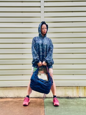 「Desigual（デシグアル）のアイテム」を使った、Desigual 沖縄 STAFFさん（レディース・160cm）の冬コーディネート