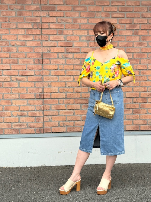 デシグアル Desigual 花柄 ショートギャザーブラウス （ホワイト） デシグアル Desigual 花柄 ショートギャザーブラウス （ホワイト