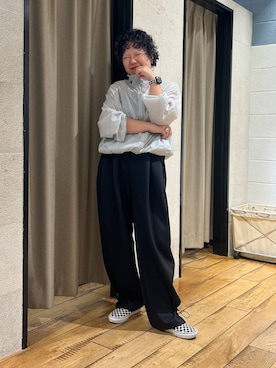 「LOWRYS FARM（ローリーズファーム）のスタイルＵＰクロスカップキャミ　100757（Tシャツ/カットソー、ブラック系）」を使った、ミノさんさん（レディース・154cm）の秋コーディネート