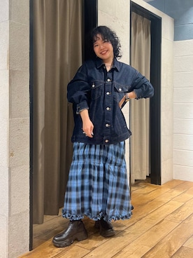 「着痩せ」｜「アイテム（デニムジャケット）」を使った、ミノさんさん（レディース・154cm）の秋コーディネート