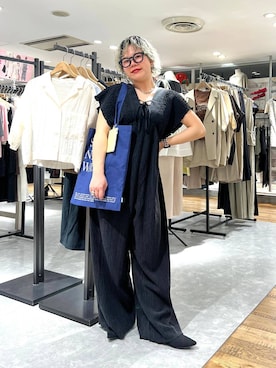 「LOWRYS FARM（ローリーズファーム）のスタイルＵＰクロスカップキャミ　100757（Tシャツ/カットソー、ブラック系）」を使った、ミノさんさん（レディース・154cm）の春コーディネート