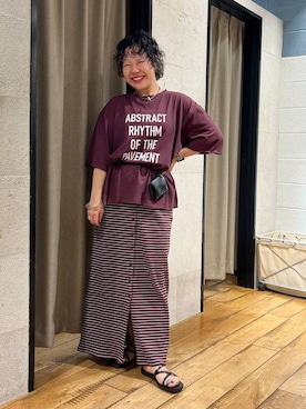 「LOWRYS FARM（ローリーズファーム）のメランジロゴTEE　1048840（Tシャツ/カットソー、レッド系）」を使った、ミノさんさん（レディース・154cm）の夏コーディネート