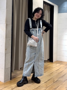 「着痩せ」｜「アイテム（ジャンパースカート）」を使った、ミノさんさん（レディース・154cm）の秋コーディネート