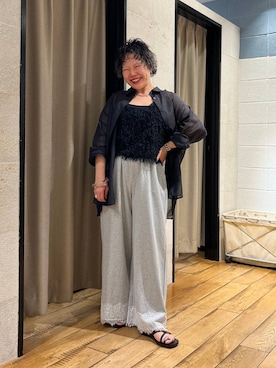「LOWRYS FARM（ローリーズファーム）のシアーシャツＬＳ  605853（シャツ/ブラウス、グレー系）」を使った、ミノさんさん（レディース・154cm）の夏コーディネート