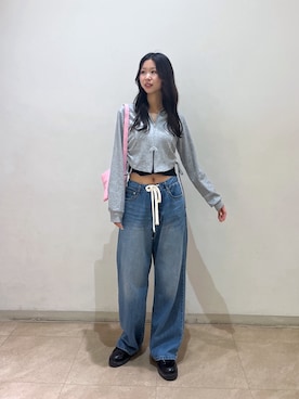 「FREE'S MART（フリーズマート）のアイテム（パーカー）」を使った、miyuさん（レディース・164cm）の春コーディネート