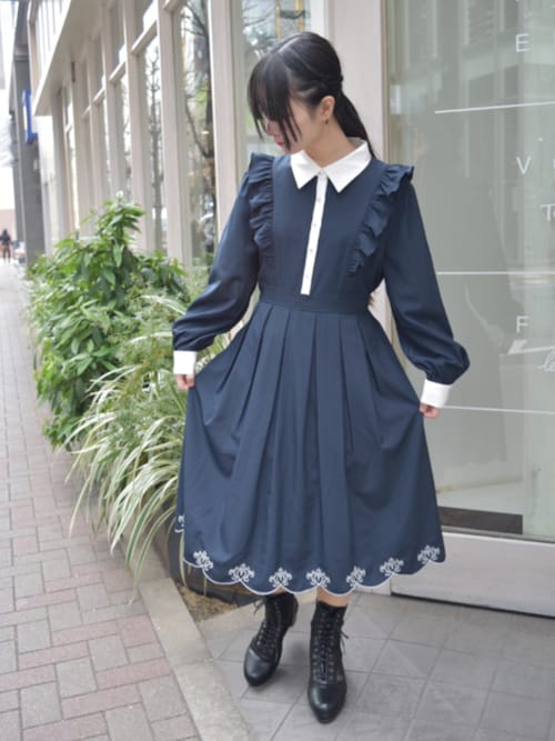 Amavel,Axes femme その他ワンピース 6着まとめ売り セール】スカラップ刺繍バイカラーワンピース（ワンピース
