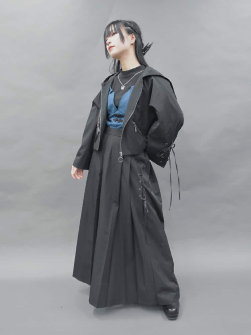 「axes femme、axes femme POETIQUE、低身長、低身長コーデ、低身長女子、モード、モード系、モードストリート、セットアップ、セットアップスタイル」｜「axes femme POETIQUEのバックルベルトシューズ（パンプス、ブラック系）」を使った、ありさん（レディース・155cm）の冬コーディネートの1枚目の写真