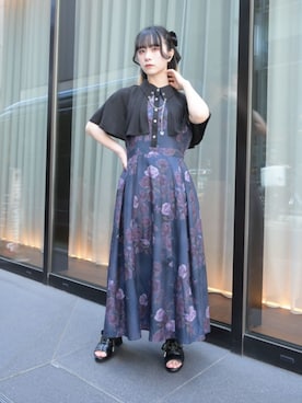 「axes femme（アクシーズファム）のアートローズ柄ケープワンピース（ワンピース、ブラック系）」を使った、ありさん（レディース・155cm）の夏コーディネート