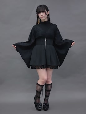 「NIBBLE POISON（ニブルポイズン）のクロスチャームリボンパンプス（パンプス、ブラック系）」を使った、ありさん（レディース・155cm）の夏コーディネート