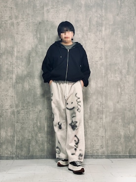 「アイテム（スウェットパンツ、ホワイト系）」を使った、Kaedeさん（メンズ・174cm）の春コーディネート