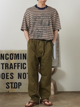 「Gramicci（グラミチ）のGramicci/グラミチ LOOSE TAPERED RIDGE PANT テーパードパンツ 2026年 夏 夏服 秋服（チノパンツ、グリーン系）」を使った、rooptokyowearさん（メンズ・173cm）の夏コーディネート