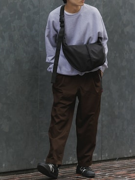 「Gramicci（グラミチ）の【日本限定モデル】Gramicci/グラミチ T/C TWILL TUCK TAPERED PANT テーパードパンツ 2026年 夏 夏服 秋服（チノパンツ、ブラウン系）」を使った、rooptokyowearさん（メンズ・173cm）の夏コーディネート