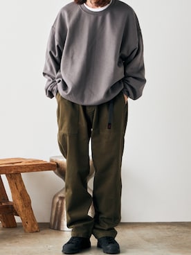 「Gramicci（グラミチ）のGramicci/グラミチ LOOSE TAPERED RIDGE PANT テーパードパンツ 2026年 夏 夏服 秋服（チノパンツ、グリーン系）」を使った、rooptokyowearさん（メンズ・173cm）の夏コーディネート