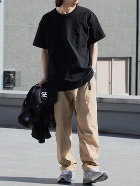 「Gramicci（グラミチ）のGramicci/グラミチ LOOSE TAPERED RIDGE PANT テーパードパンツ 2026年 夏 夏服 秋服（チノパンツ、グリーン系）」を使った、rooptokyowearさん（メンズ・173cm）の夏コーディネート
