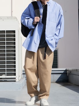 「Gramicci（グラミチ）の【日本限定モデル】Gramicci/グラミチ T/C TWILL TUCK TAPERED PANT テーパードパンツ 2026年 夏 夏服 秋服（チノパンツ、ベージュ系）」を使った、rooptokyowearさん（メンズ・173cm）の夏コーディネート