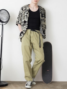 「Gramicci（グラミチ）のGramicci/グラミチ LOOSE TAPERED RIDGE PANT テーパードパンツ 2026年 夏 夏服 秋服（チノパンツ、グリーン系）」を使った、rooptokyowearさん（メンズ・173cm）の夏コーディネート